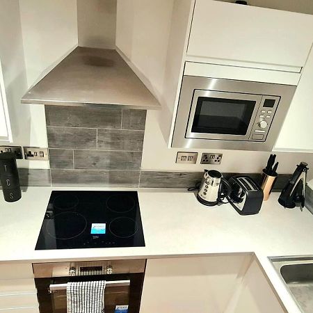 1-Bedroom Aprt In Salford- Freeparking- Sleeps3 Mánchester Exterior foto
