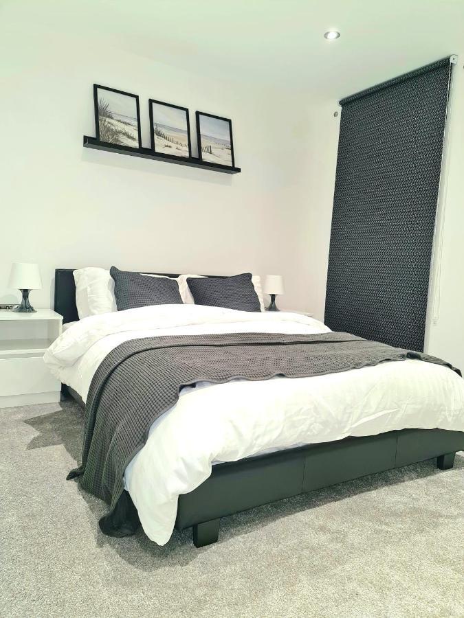 1-Bedroom Aprt In Salford- Freeparking- Sleeps3 Mánchester Exterior foto