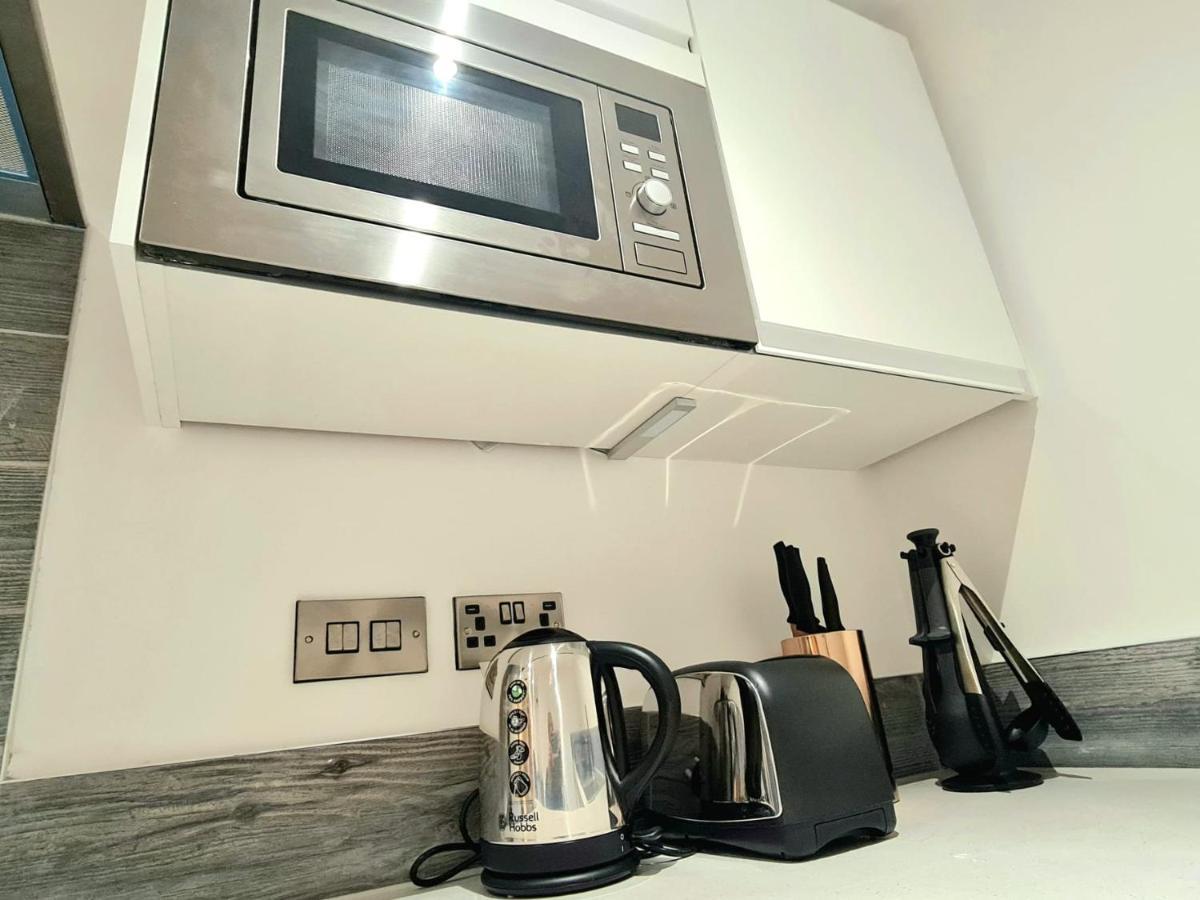 1-Bedroom Aprt In Salford- Freeparking- Sleeps3 Mánchester Exterior foto